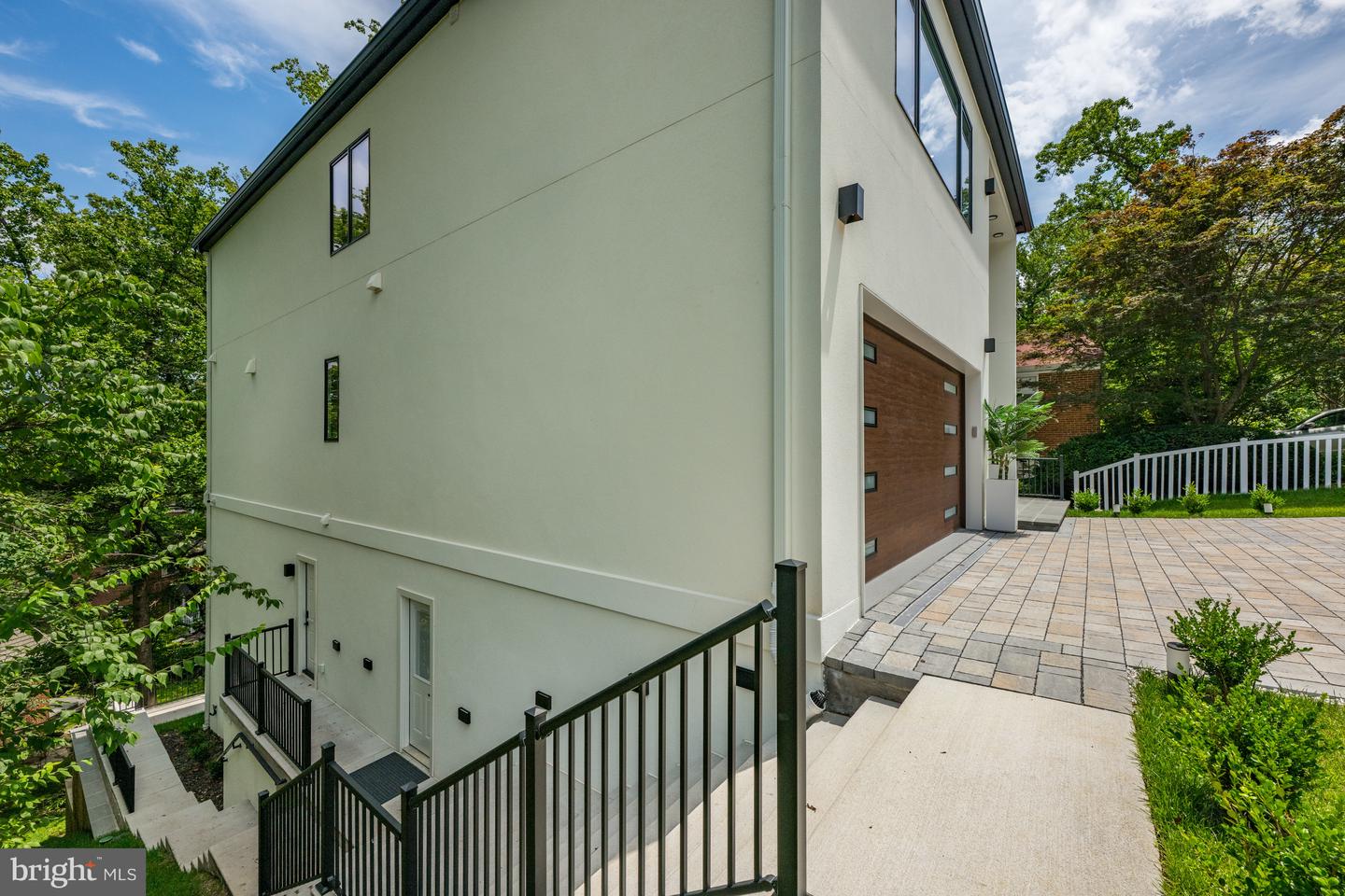 2321 N RICHMOND ST, ARLINGTON, Virginia 22207, 5 Bedrooms Bedrooms, ,5 BathroomsBathrooms,Residential,For sale,2321 N RICHMOND ST,VAAR2067740 MLS # VAAR2067740