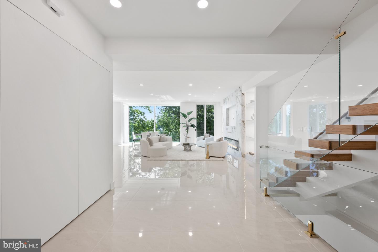 2321 N RICHMOND ST, ARLINGTON, Virginia 22207, 5 Bedrooms Bedrooms, ,5 BathroomsBathrooms,Residential,For sale,2321 N RICHMOND ST,VAAR2067740 MLS # VAAR2067740