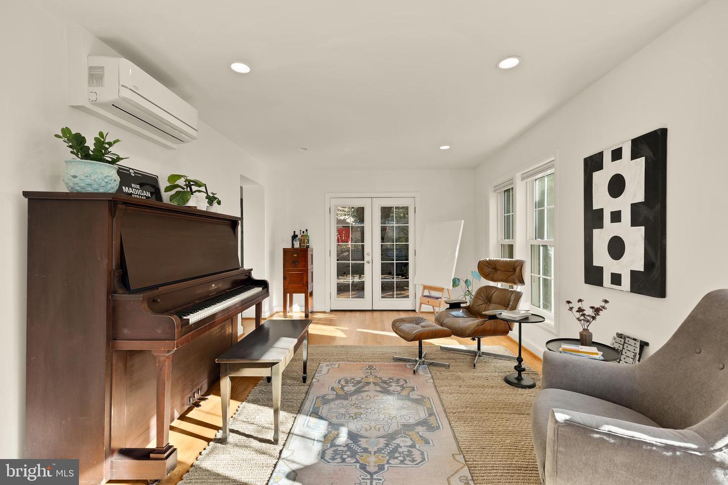 5705 MACARTHUR BLVD NW, WASHINGTON, District Of Columbia 20016, 5 Bedrooms Bedrooms, ,2 BathroomsBathrooms,Residential,For sale,5705 MACARTHUR BLVD NW,DCDC2241342 MLS # DCDC2241342