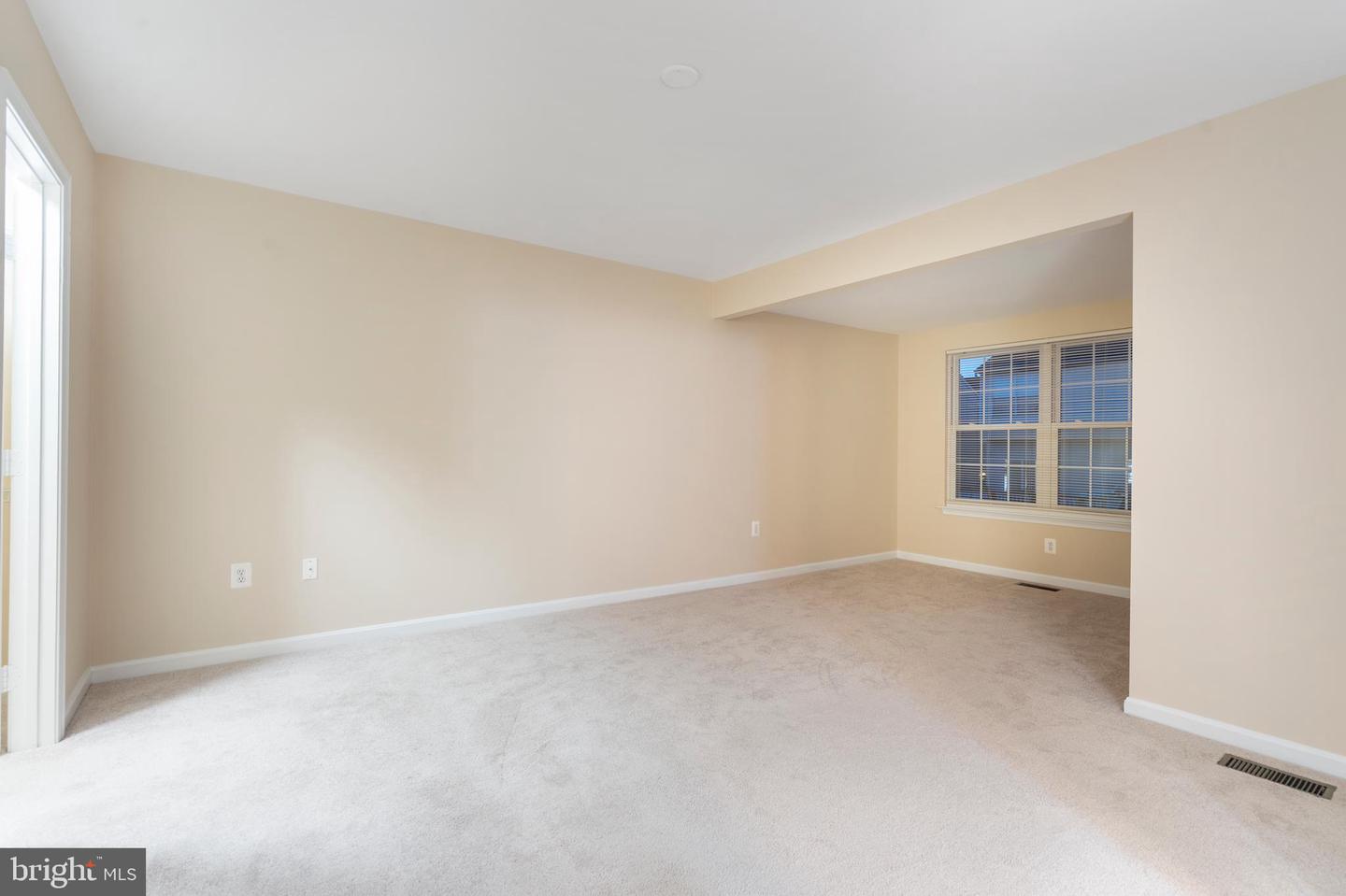 546 KALMIA SQ NE, LEESBURG, Virginia 20176, 3 Bedrooms Bedrooms, ,2 BathroomsBathrooms,Residential,For sale,546 KALMIA SQ NE,VALO2113956 MLS # VALO2113956