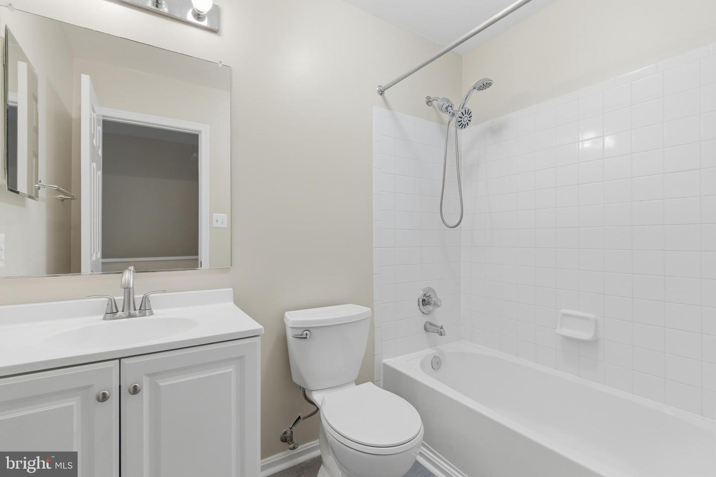 546 KALMIA SQ NE, LEESBURG, Virginia 20176, 3 Bedrooms Bedrooms, ,2 BathroomsBathrooms,Residential,For sale,546 KALMIA SQ NE,VALO2113956 MLS # VALO2113956