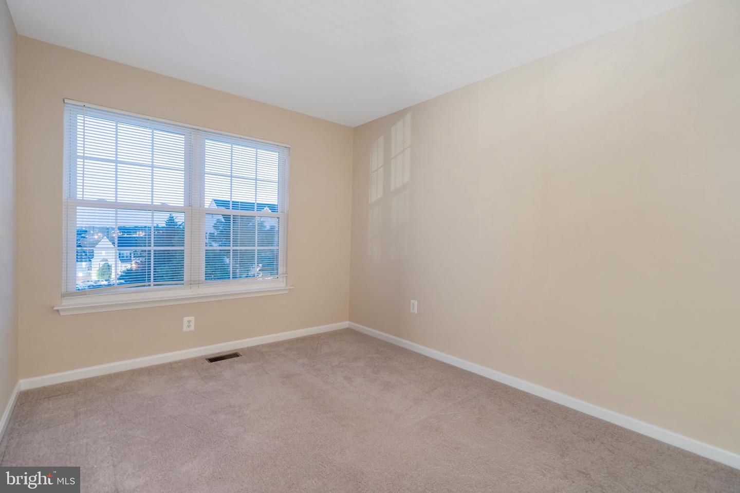 546 KALMIA SQ NE, LEESBURG, Virginia 20176, 3 Bedrooms Bedrooms, ,2 BathroomsBathrooms,Residential,For sale,546 KALMIA SQ NE,VALO2113956 MLS # VALO2113956