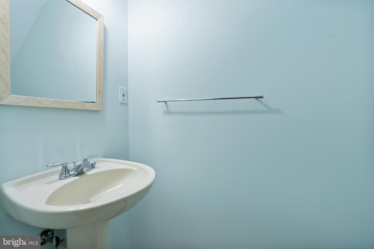 546 KALMIA SQ NE, LEESBURG, Virginia 20176, 3 Bedrooms Bedrooms, ,2 BathroomsBathrooms,Residential,For sale,546 KALMIA SQ NE,VALO2113956 MLS # VALO2113956