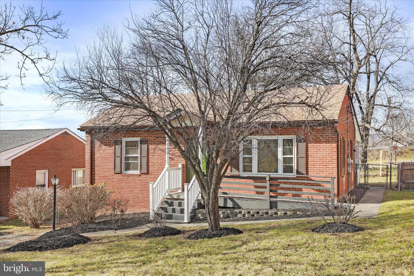 373 WALTON ST, STRASBURG, Virginia 22657, 3 Bedrooms Bedrooms, ,1 BathroomBathrooms,Residential,For sale,373 WALTON ST,VASH2013370 MLS # VASH2013370