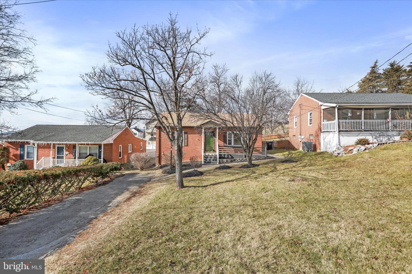 373 WALTON ST, STRASBURG, Virginia 22657, 3 Bedrooms Bedrooms, ,1 BathroomBathrooms,Residential,For sale,373 WALTON ST,VASH2013370 MLS # VASH2013370