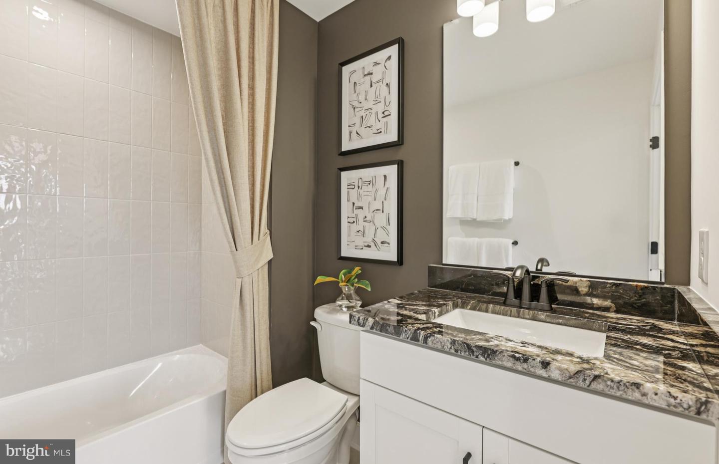 6156 AMBER LN, HAYMARKET, Virginia 20169, 3 Bedrooms Bedrooms, ,2 BathroomsBathrooms,Residential,For sale,6156 AMBER LN,VAPW2110556 MLS # VAPW2110556