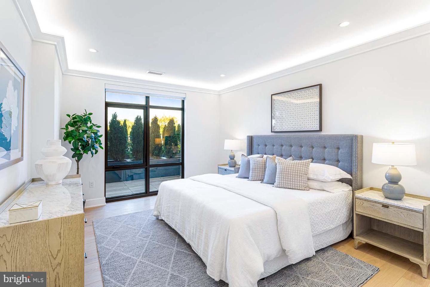 6718 LOWELL AVE #PH 906, MCLEAN, Virginia 22101, 2 Bedrooms Bedrooms, ,2 BathroomsBathrooms,Residential,For sale,6718 LOWELL AVE #PH 906,VAFX2285790 MLS # VAFX2285790