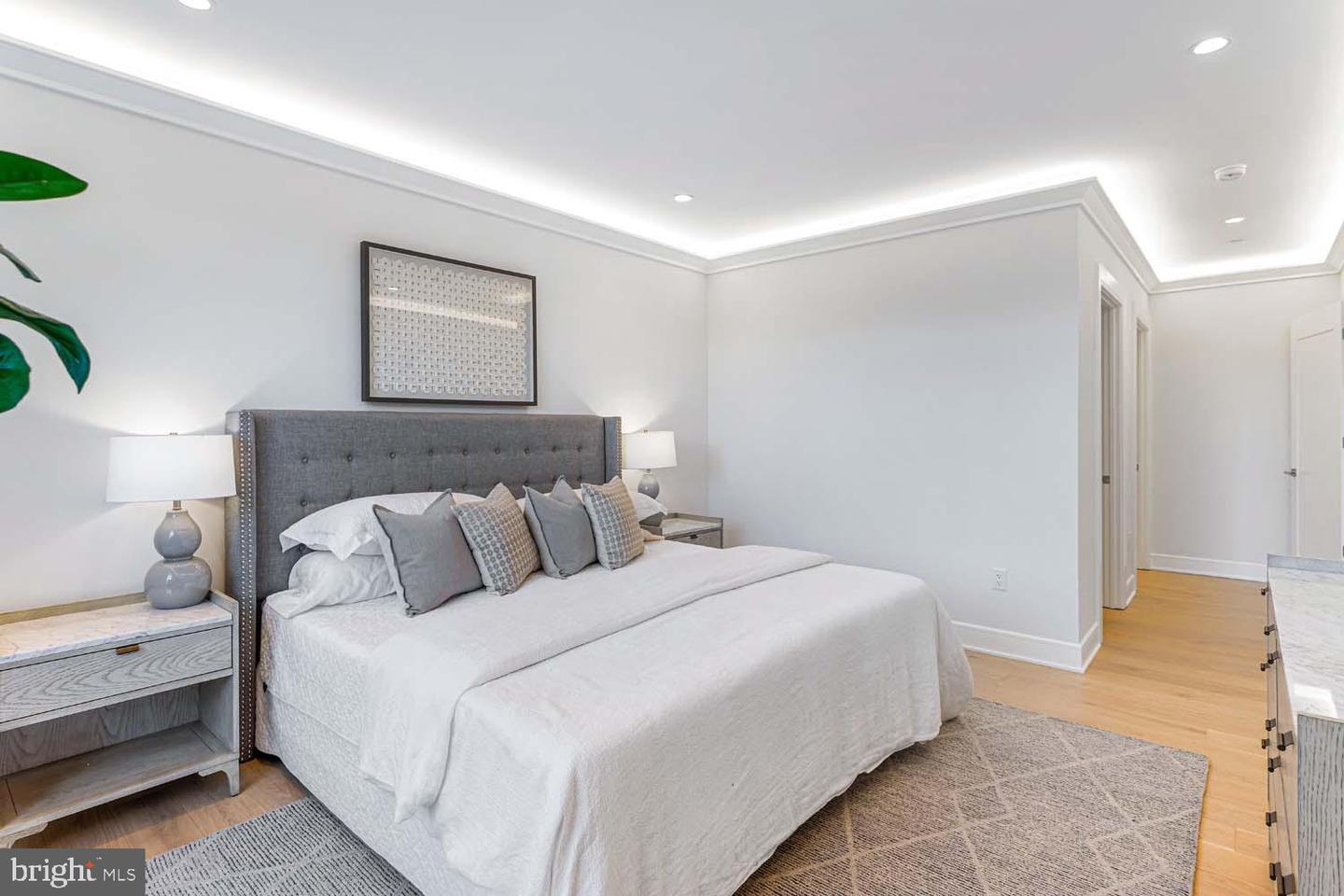 6718 LOWELL AVE #PH 906, MCLEAN, Virginia 22101, 2 Bedrooms Bedrooms, ,2 BathroomsBathrooms,Residential,For sale,6718 LOWELL AVE #PH 906,VAFX2285790 MLS # VAFX2285790