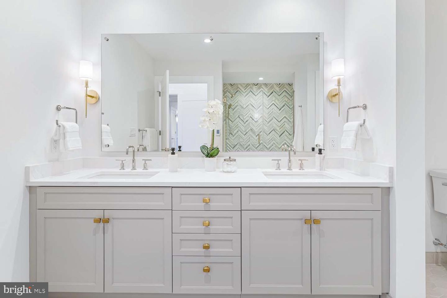 6718 LOWELL AVE #PH 906, MCLEAN, Virginia 22101, 2 Bedrooms Bedrooms, ,2 BathroomsBathrooms,Residential,For sale,6718 LOWELL AVE #PH 906,VAFX2285790 MLS # VAFX2285790