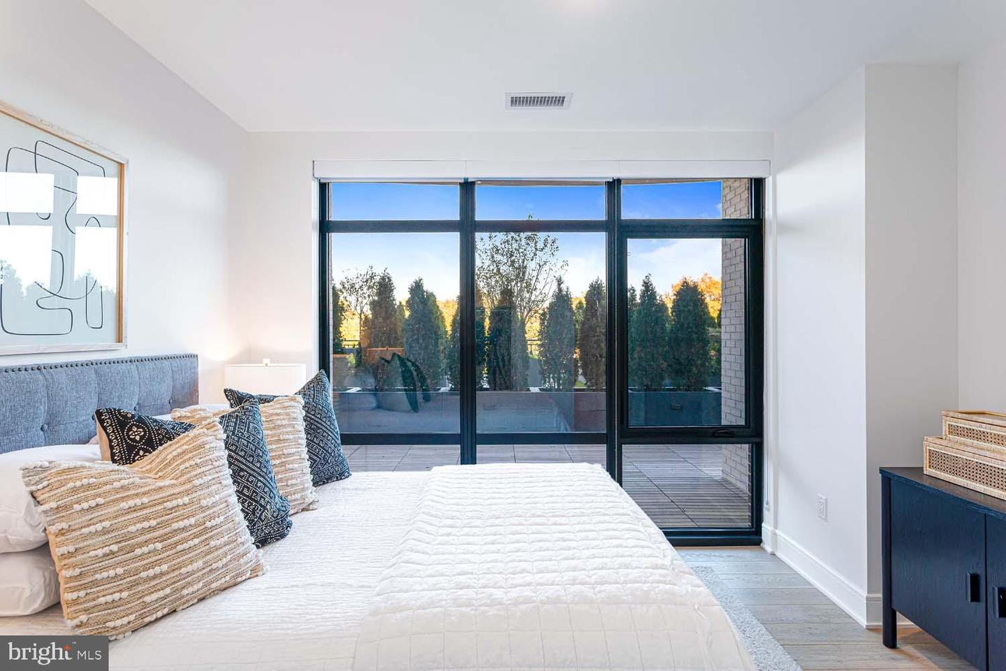 6718 LOWELL AVE #PH 906, MCLEAN, Virginia 22101, 2 Bedrooms Bedrooms, ,2 BathroomsBathrooms,Residential,For sale,6718 LOWELL AVE #PH 906,VAFX2285790 MLS # VAFX2285790