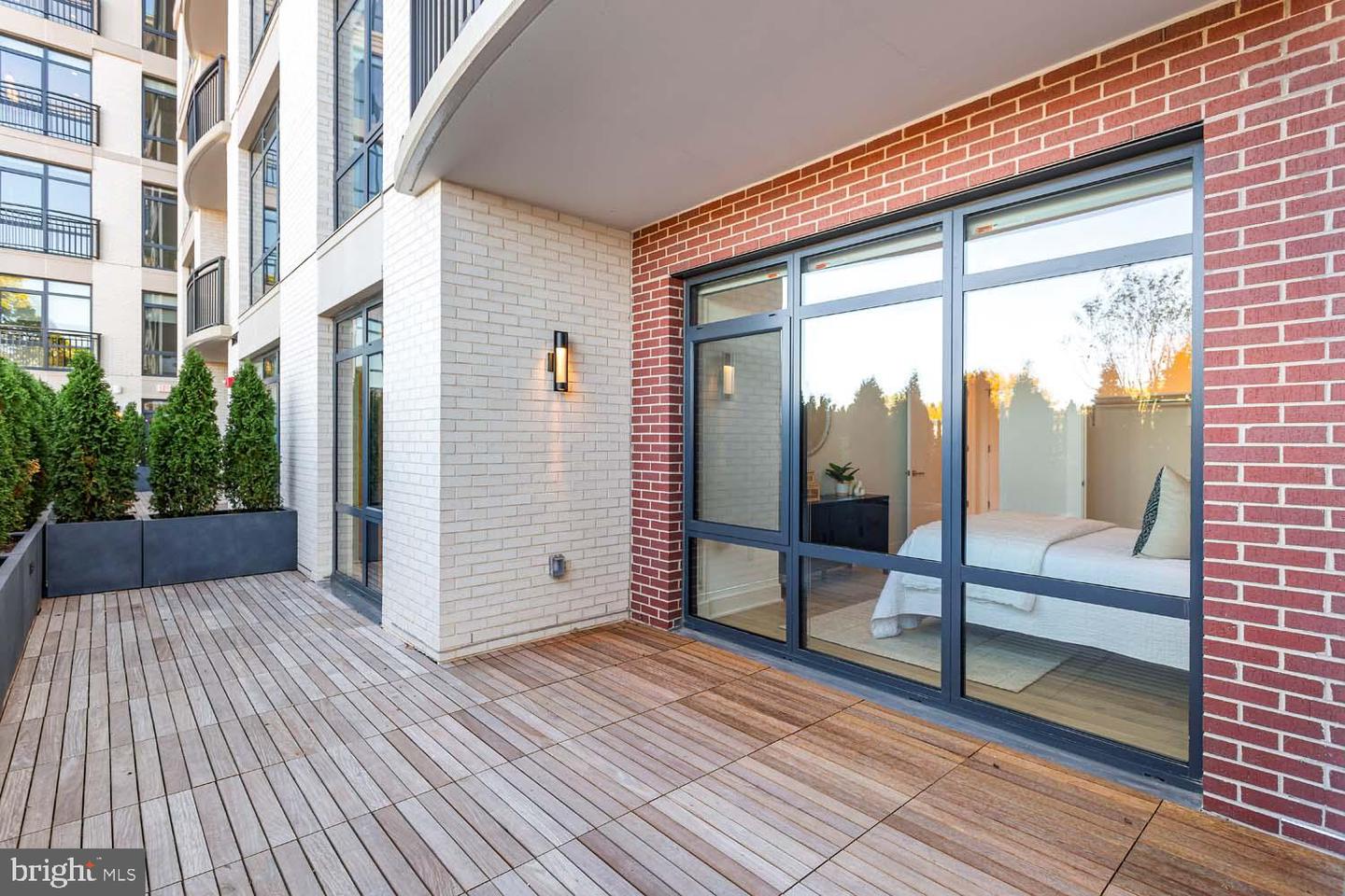 6718 LOWELL AVE #PH 906, MCLEAN, Virginia 22101, 2 Bedrooms Bedrooms, ,2 BathroomsBathrooms,Residential,For sale,6718 LOWELL AVE #PH 906,VAFX2285790 MLS # VAFX2285790