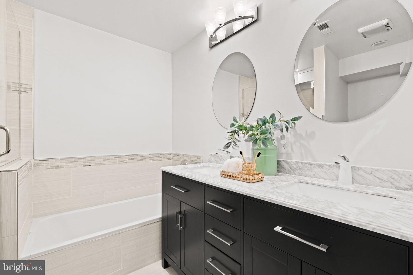 120 S ST NW #1, WASHINGTON, District Of Columbia 20001, 3 Bedrooms Bedrooms, ,3 BathroomsBathrooms,Residential,For sale,120 S ST NW #1,DCDC2241446 MLS # DCDC2241446