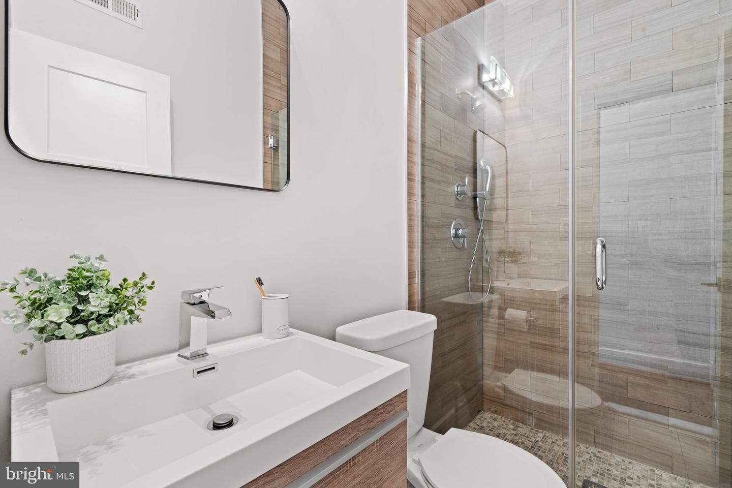 120 S ST NW #1, WASHINGTON, District Of Columbia 20001, 3 Bedrooms Bedrooms, ,3 BathroomsBathrooms,Residential,For sale,120 S ST NW #1,DCDC2241446 MLS # DCDC2241446