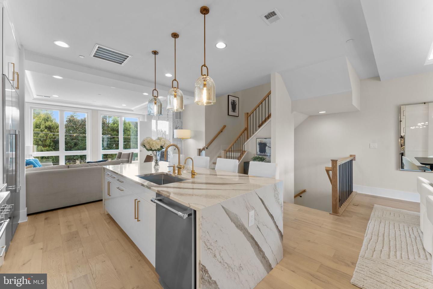 7047 LIBERTY LN #32, MCLEAN, Virginia 22101, 3 Bedrooms Bedrooms, ,2 BathroomsBathrooms,Residential,For sale,7047 LIBERTY LN #32,VAFX2285840 MLS # VAFX2285840