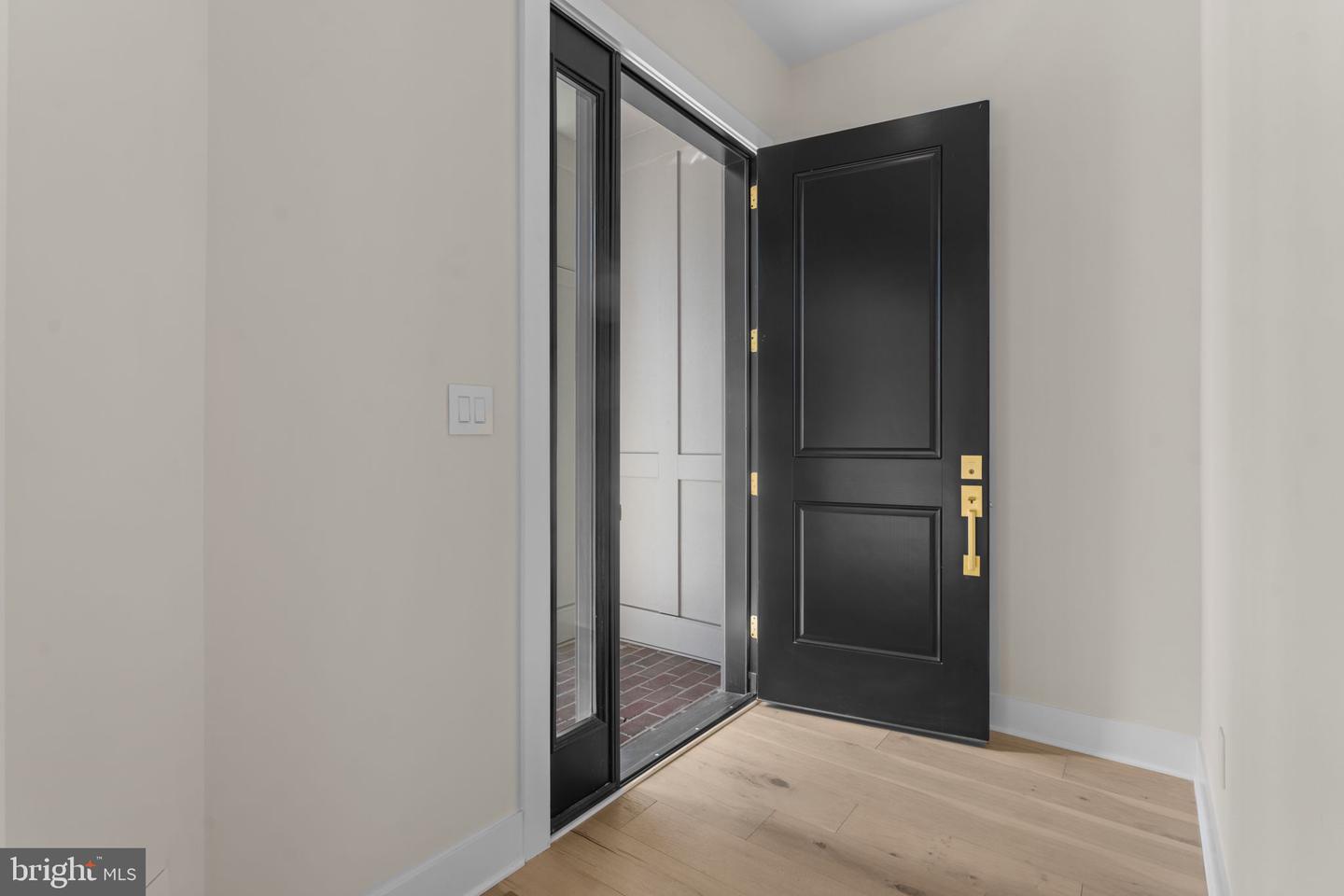 7047 LIBERTY LN #32, MCLEAN, Virginia 22101, 3 Bedrooms Bedrooms, ,2 BathroomsBathrooms,Residential,For sale,7047 LIBERTY LN #32,VAFX2285840 MLS # VAFX2285840