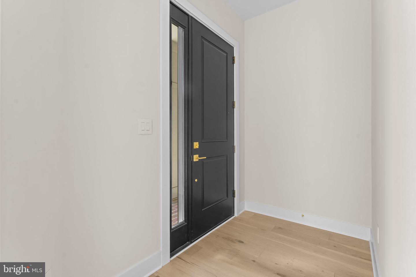 7047 LIBERTY LN #32, MCLEAN, Virginia 22101, 3 Bedrooms Bedrooms, ,2 BathroomsBathrooms,Residential,For sale,7047 LIBERTY LN #32,VAFX2285840 MLS # VAFX2285840