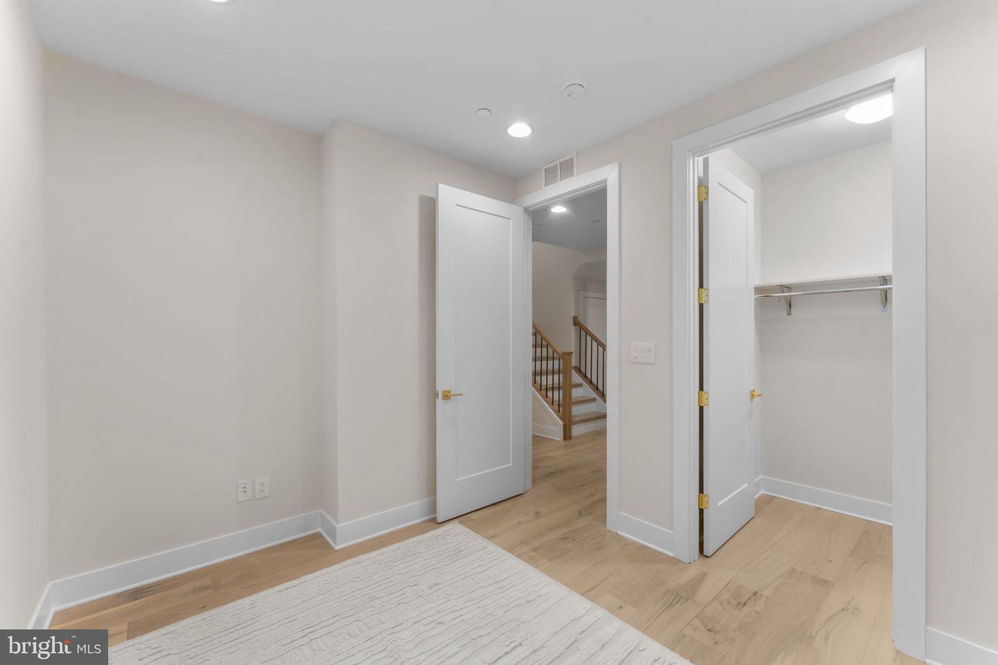 7047 LIBERTY LN #32, MCLEAN, Virginia 22101, 3 Bedrooms Bedrooms, ,2 BathroomsBathrooms,Residential,For sale,7047 LIBERTY LN #32,VAFX2285840 MLS # VAFX2285840