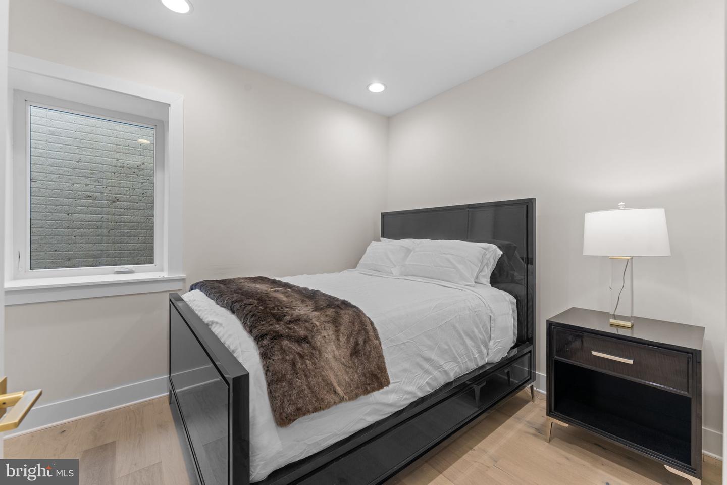 7047 LIBERTY LN #32, MCLEAN, Virginia 22101, 3 Bedrooms Bedrooms, ,2 BathroomsBathrooms,Residential,For sale,7047 LIBERTY LN #32,VAFX2285840 MLS # VAFX2285840