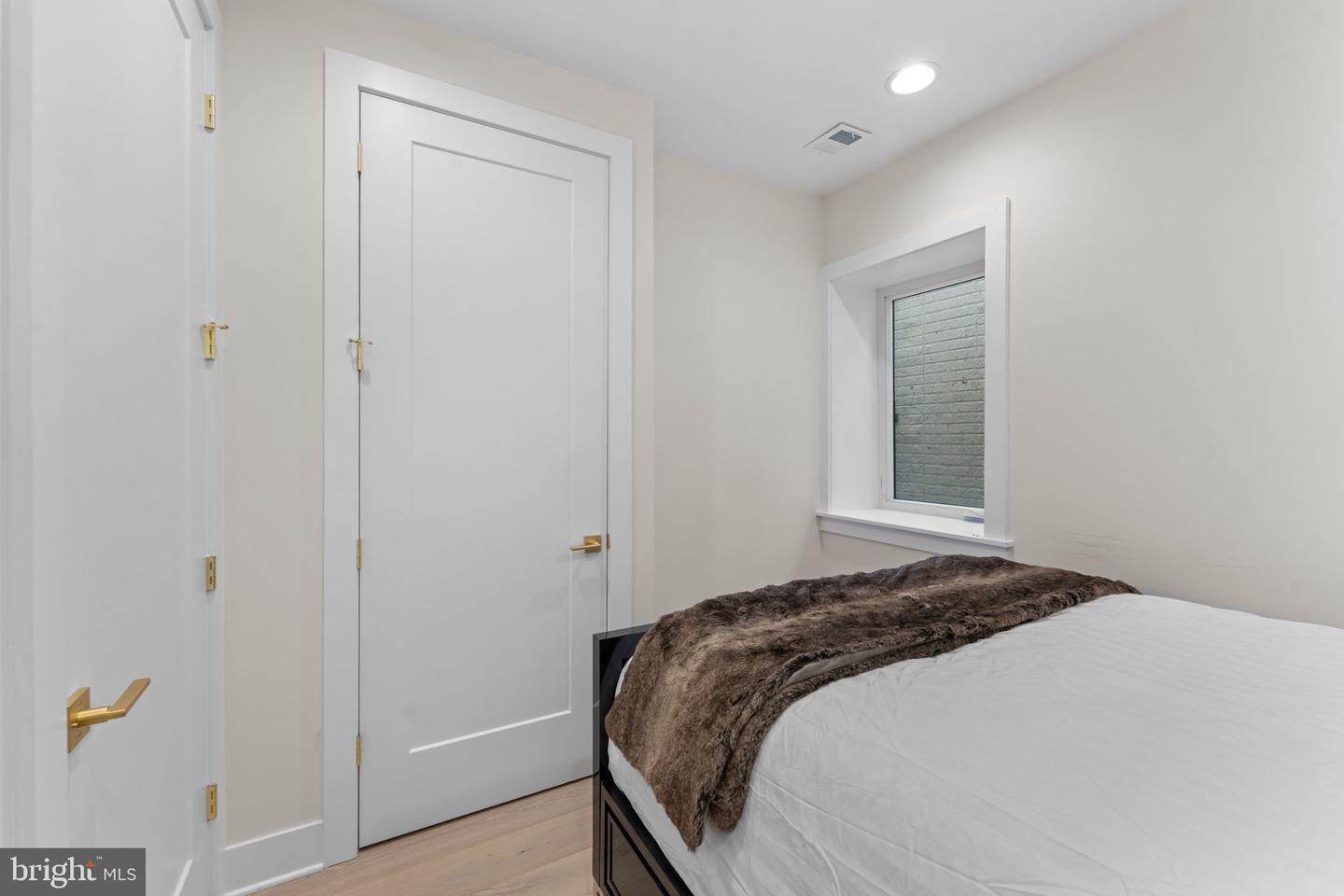 7047 LIBERTY LN #32, MCLEAN, Virginia 22101, 3 Bedrooms Bedrooms, ,2 BathroomsBathrooms,Residential,For sale,7047 LIBERTY LN #32,VAFX2285840 MLS # VAFX2285840