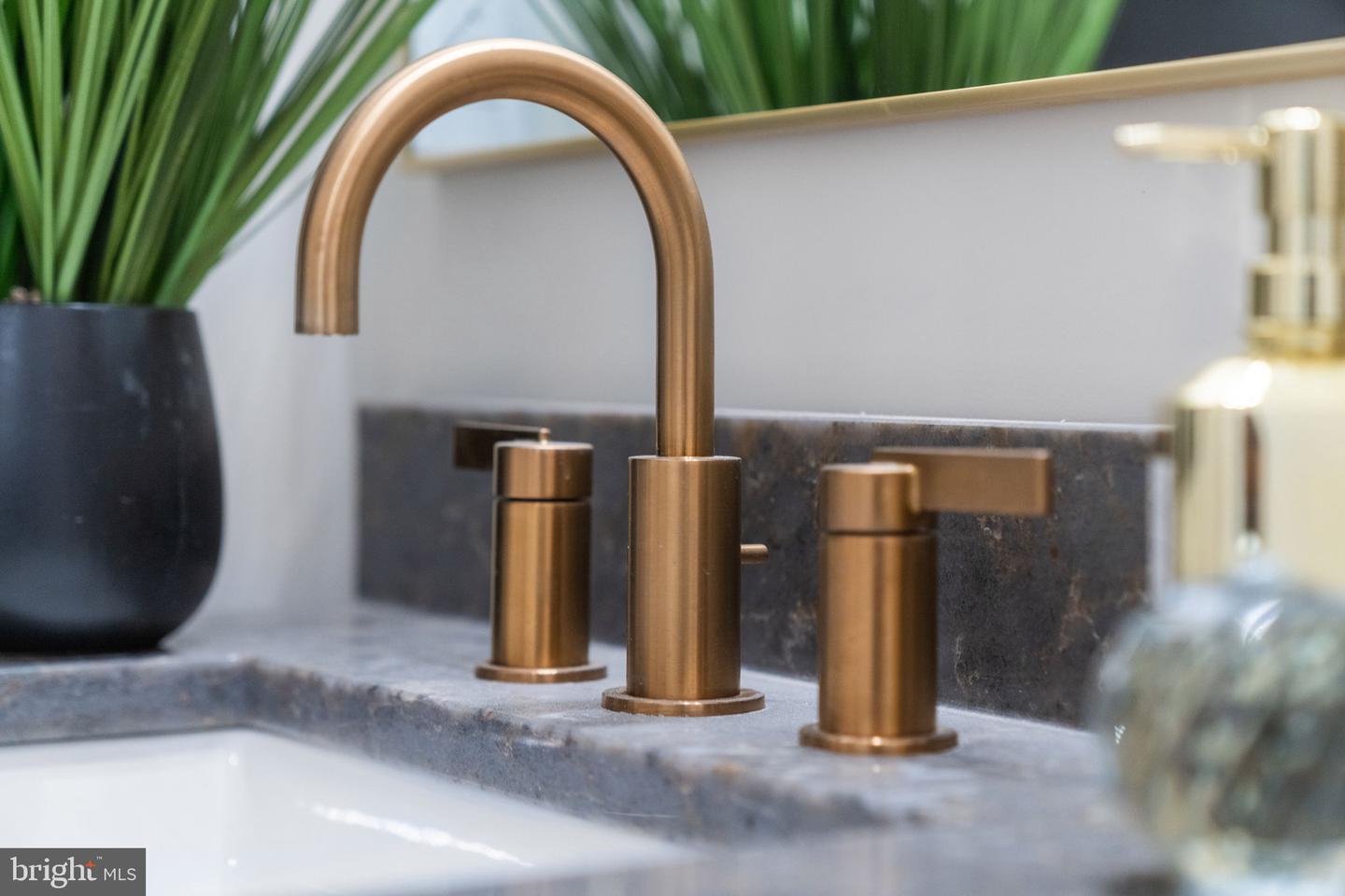 7047 LIBERTY LN #32, MCLEAN, Virginia 22101, 3 Bedrooms Bedrooms, ,2 BathroomsBathrooms,Residential,For sale,7047 LIBERTY LN #32,VAFX2285840 MLS # VAFX2285840