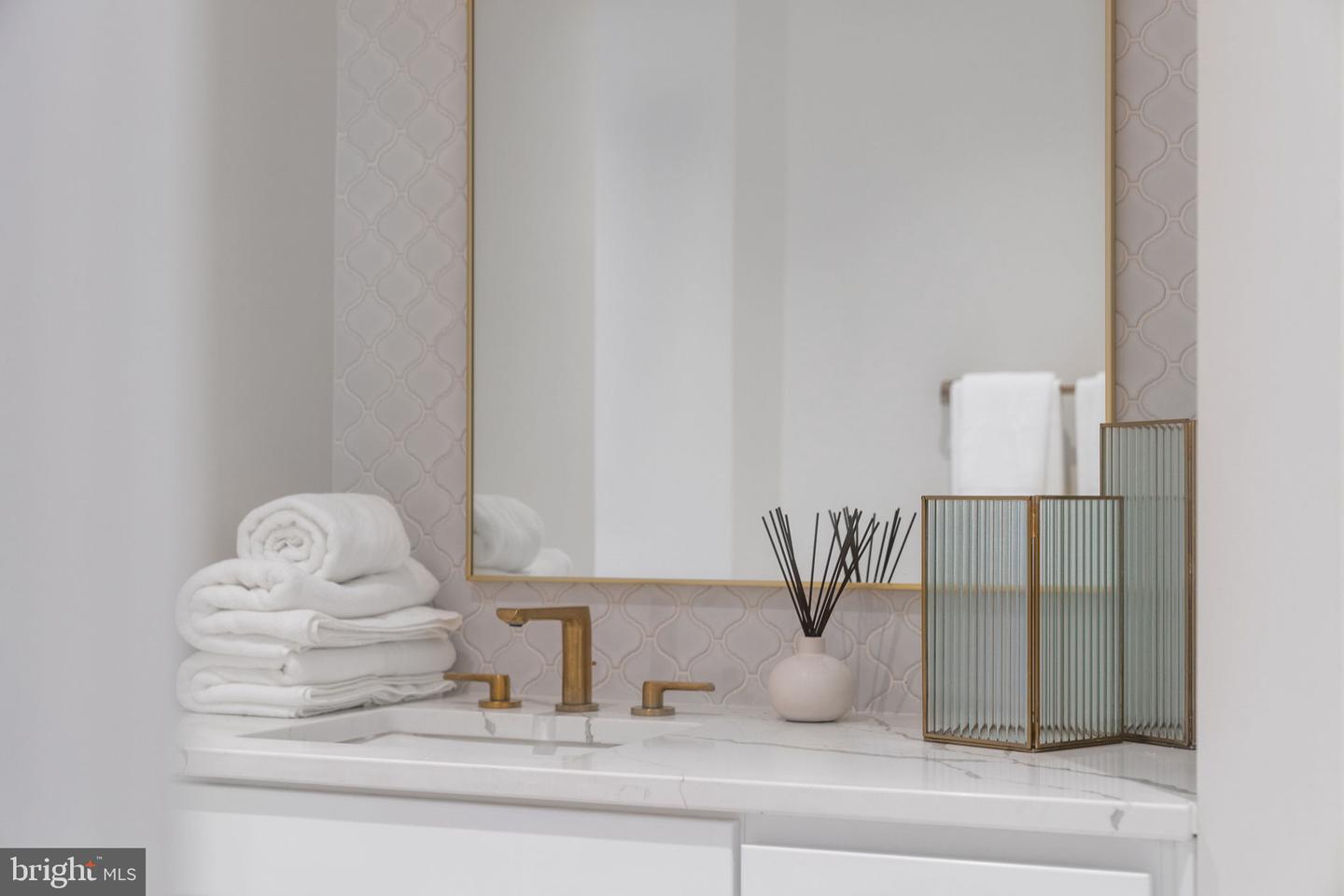 7047 LIBERTY LN #32, MCLEAN, Virginia 22101, 3 Bedrooms Bedrooms, ,2 BathroomsBathrooms,Residential,For sale,7047 LIBERTY LN #32,VAFX2285840 MLS # VAFX2285840