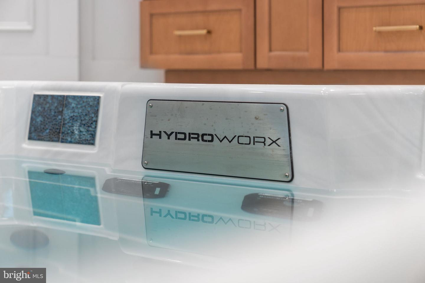 7047 LIBERTY LN #32, MCLEAN, Virginia 22101, 3 Bedrooms Bedrooms, ,2 BathroomsBathrooms,Residential,For sale,7047 LIBERTY LN #32,VAFX2285840 MLS # VAFX2285840