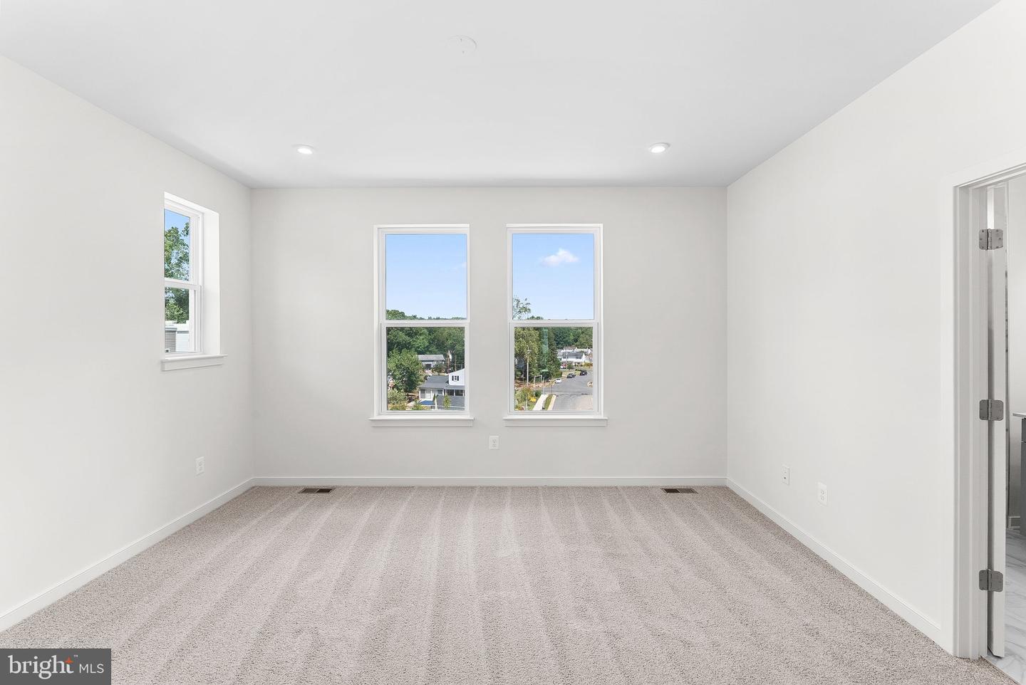 17960 ALICIA AVE #1, DUMFRIES, Virginia 22026, 3 Bedrooms Bedrooms, ,3 BathroomsBathrooms,Residential,For sale,17960 ALICIA AVE #1,VAPW2110578 MLS # VAPW2110578