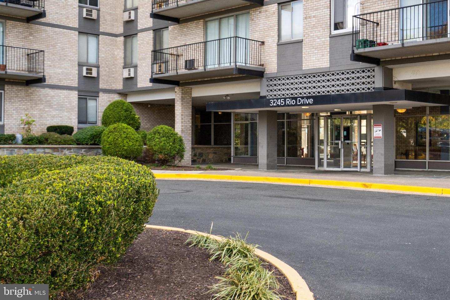 3245 RIO DR #714, FALLS CHURCH, Virginia 22041, 1 Bedroom Bedrooms, ,1 BathroomBathrooms,Residential,For sale,3245 RIO DR #714,VAFX2285868 MLS # VAFX2285868