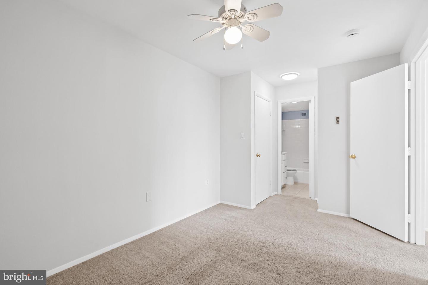 3245 RIO DR #714, FALLS CHURCH, Virginia 22041, 1 Bedroom Bedrooms, ,1 BathroomBathrooms,Residential,For sale,3245 RIO DR #714,VAFX2285868 MLS # VAFX2285868