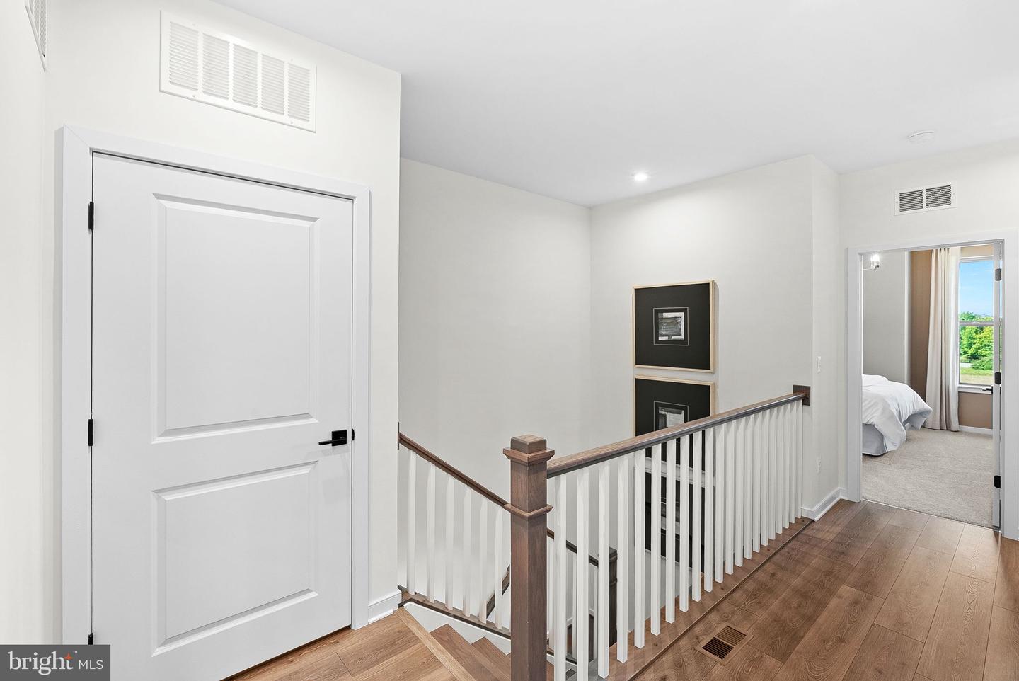 7 SEPIA SQ #HE, ASHBURN, Virginia 20147, 3 Bedrooms Bedrooms, ,2 BathroomsBathrooms,Residential,For sale,7 SEPIA SQ #HE,VALO2113994 MLS # VALO2113994