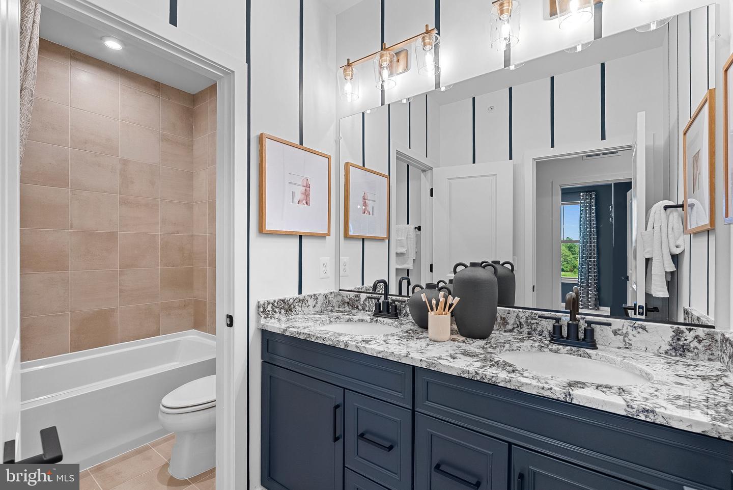 7 SEPIA SQ #HE, ASHBURN, Virginia 20147, 3 Bedrooms Bedrooms, ,2 BathroomsBathrooms,Residential,For sale,7 SEPIA SQ #HE,VALO2113994 MLS # VALO2113994