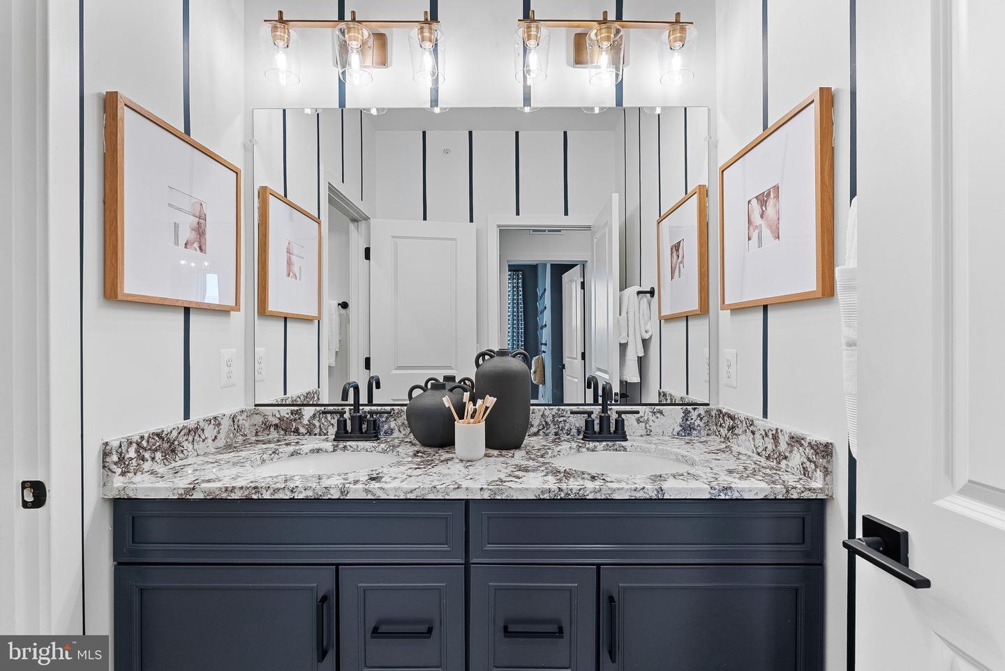 7 SEPIA SQ #HE, ASHBURN, Virginia 20147, 3 Bedrooms Bedrooms, ,2 BathroomsBathrooms,Residential,For sale,7 SEPIA SQ #HE,VALO2113994 MLS # VALO2113994