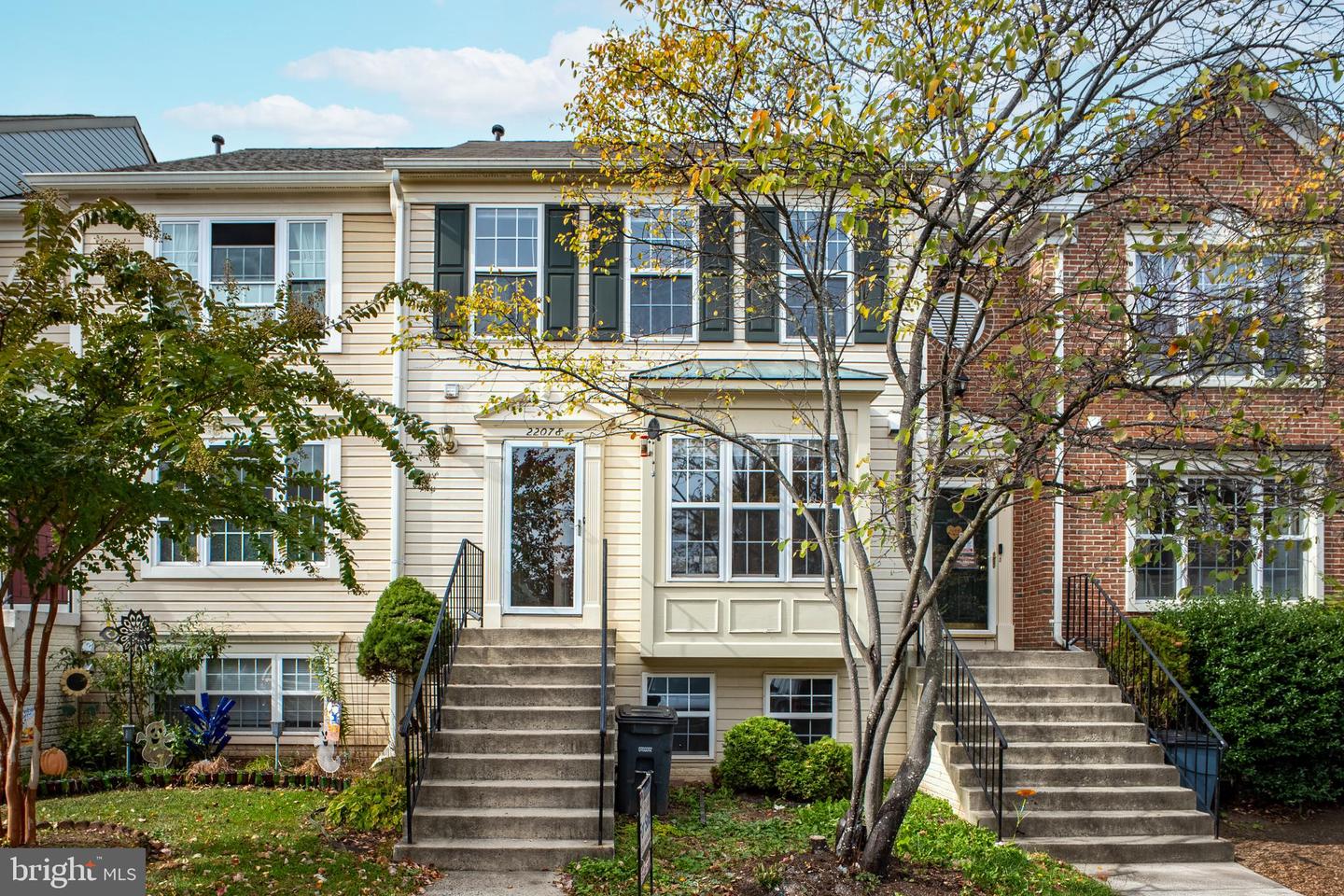 22078 MANNING SQ, STERLING, Virginia 20166, 4 Bedrooms Bedrooms, ,3 BathroomsBathrooms,Residential,For sale,22078 MANNING SQ,VALO2114000 MLS # VALO2114000