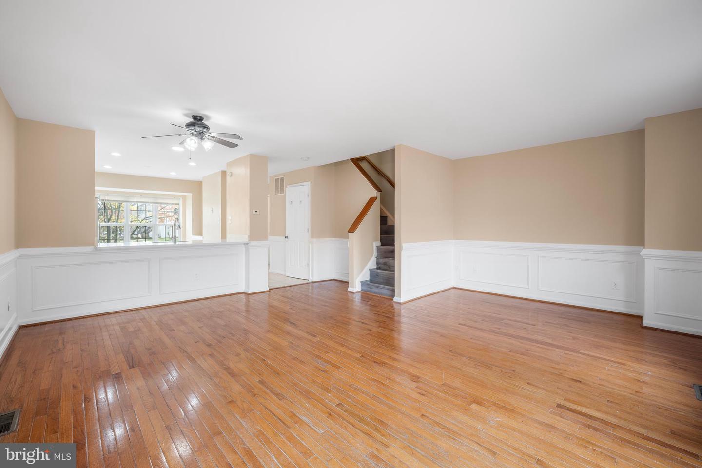 22078 MANNING SQ, STERLING, Virginia 20166, 4 Bedrooms Bedrooms, ,3 BathroomsBathrooms,Residential,For sale,22078 MANNING SQ,VALO2114000 MLS # VALO2114000