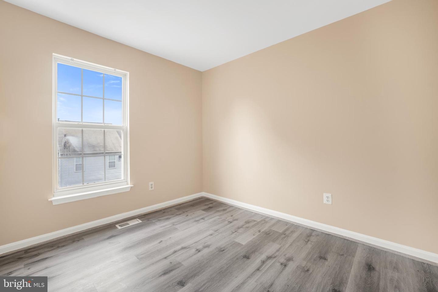 22078 MANNING SQ, STERLING, Virginia 20166, 4 Bedrooms Bedrooms, ,3 BathroomsBathrooms,Residential,For sale,22078 MANNING SQ,VALO2114000 MLS # VALO2114000