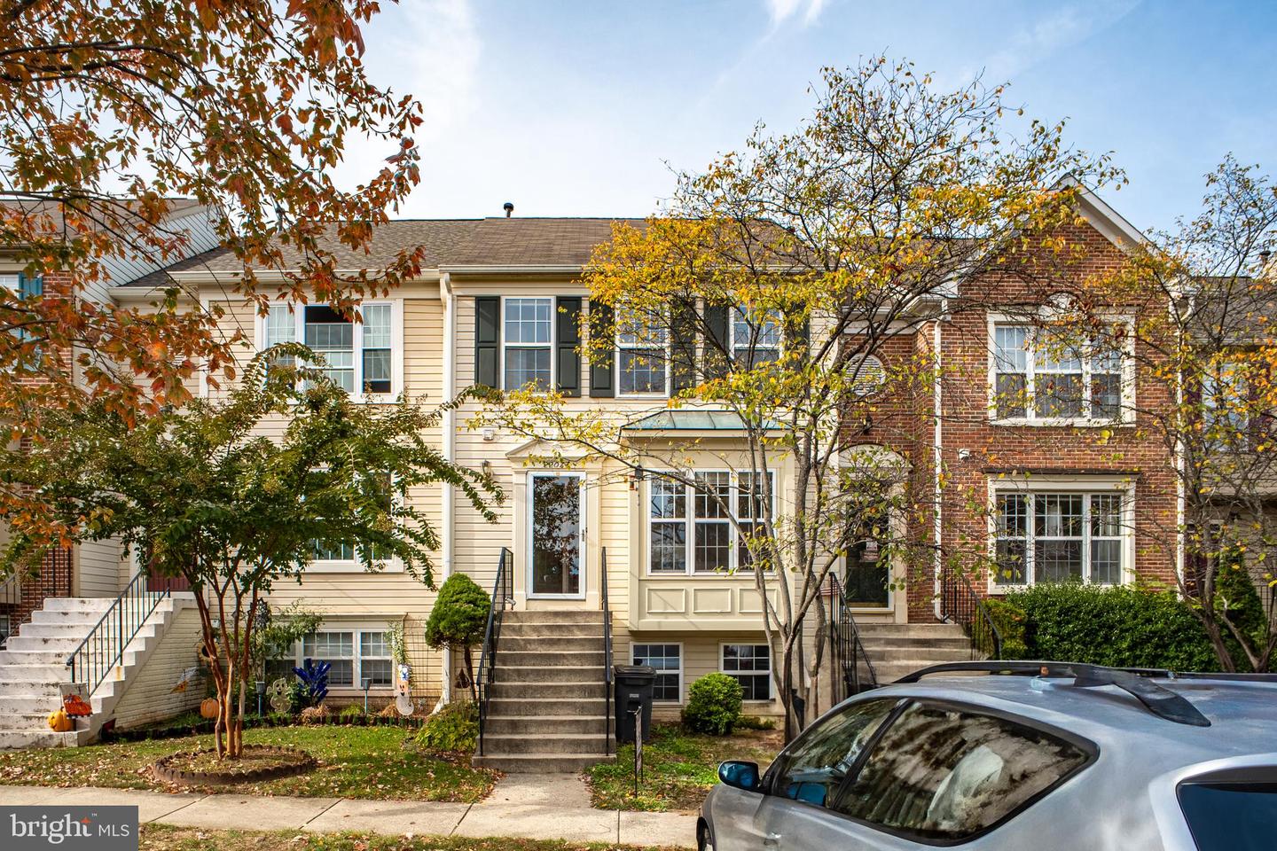 22078 MANNING SQ, STERLING, Virginia 20166, 4 Bedrooms Bedrooms, ,3 BathroomsBathrooms,Residential,For sale,22078 MANNING SQ,VALO2114000 MLS # VALO2114000