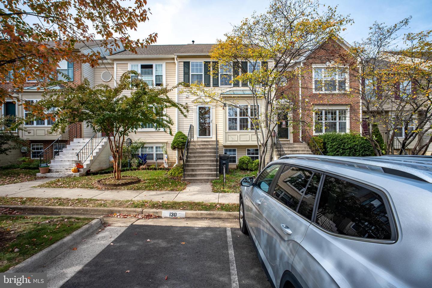 22078 MANNING SQ, STERLING, Virginia 20166, 4 Bedrooms Bedrooms, ,3 BathroomsBathrooms,Residential,For sale,22078 MANNING SQ,VALO2114000 MLS # VALO2114000