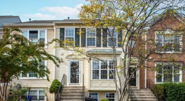 22078 MANNING SQ, STERLING, Virginia 20166, 4 Bedrooms Bedrooms, ,3 BathroomsBathrooms,Residential,For sale,22078 MANNING SQ,VALO2114000 MLS # VALO2114000