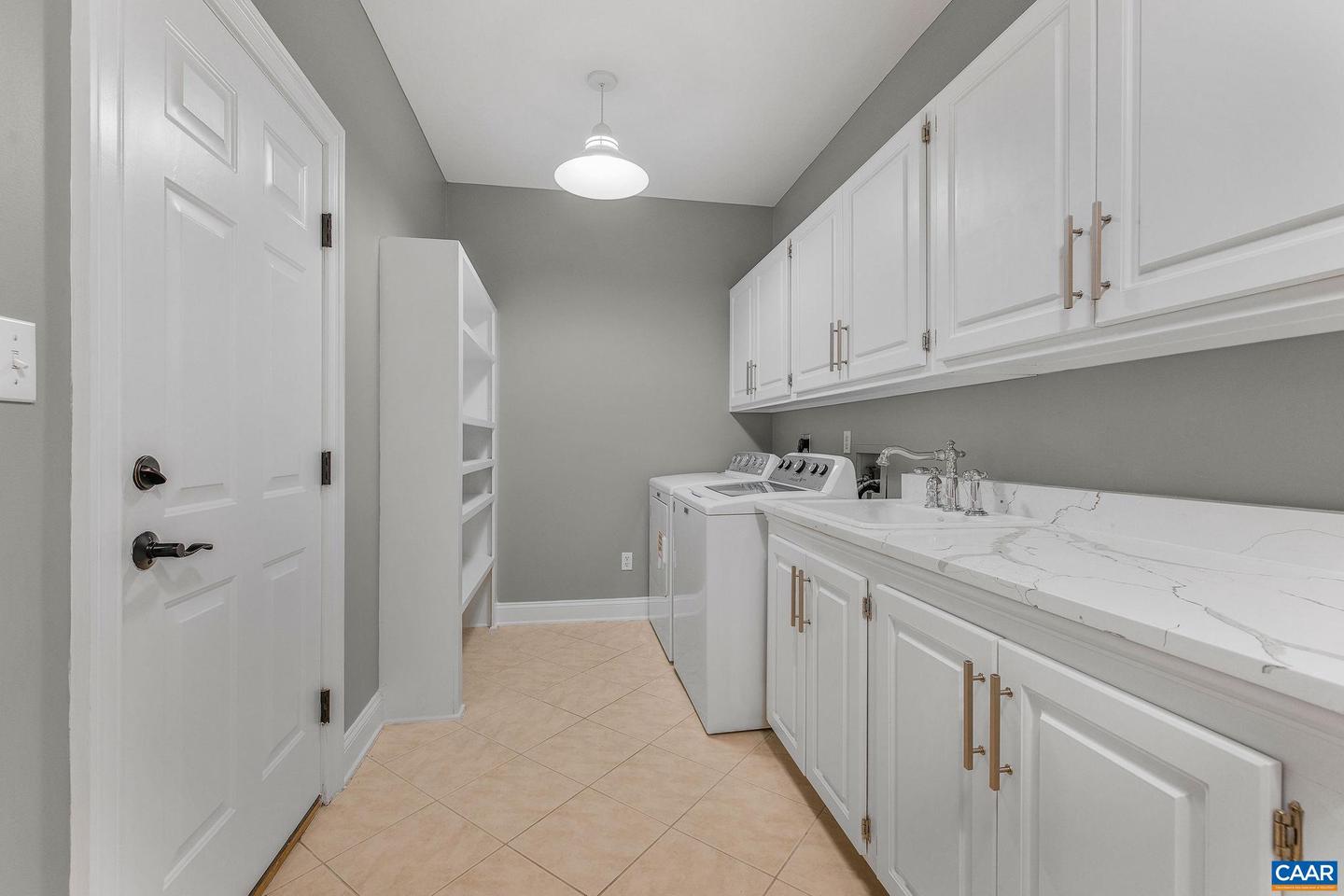 2556 SUMMIT RIDGE TRL, CHARLOTTESVILLE, Virginia 22911, 4 Bedrooms Bedrooms, ,4 BathroomsBathrooms,Residential,For sale,2556 SUMMIT RIDGE TRL,672480 MLS # 672480