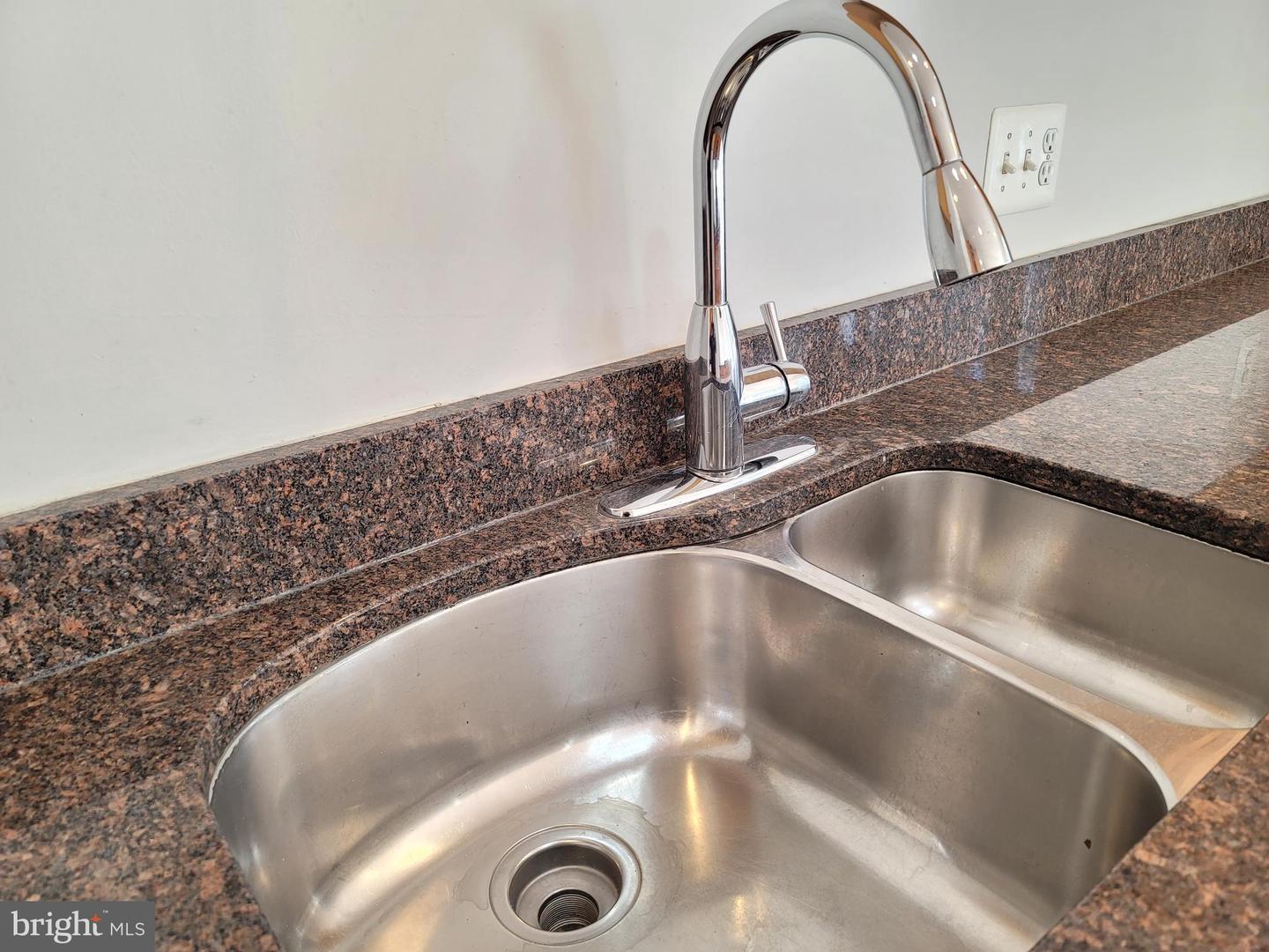 13660 LAVENDER MIST LN, CENTREVILLE, Virginia 20120, 3 Bedrooms Bedrooms, ,2 BathroomsBathrooms,Residential,For sale,13660 LAVENDER MIST LN,VAFX2285876 MLS # VAFX2285876