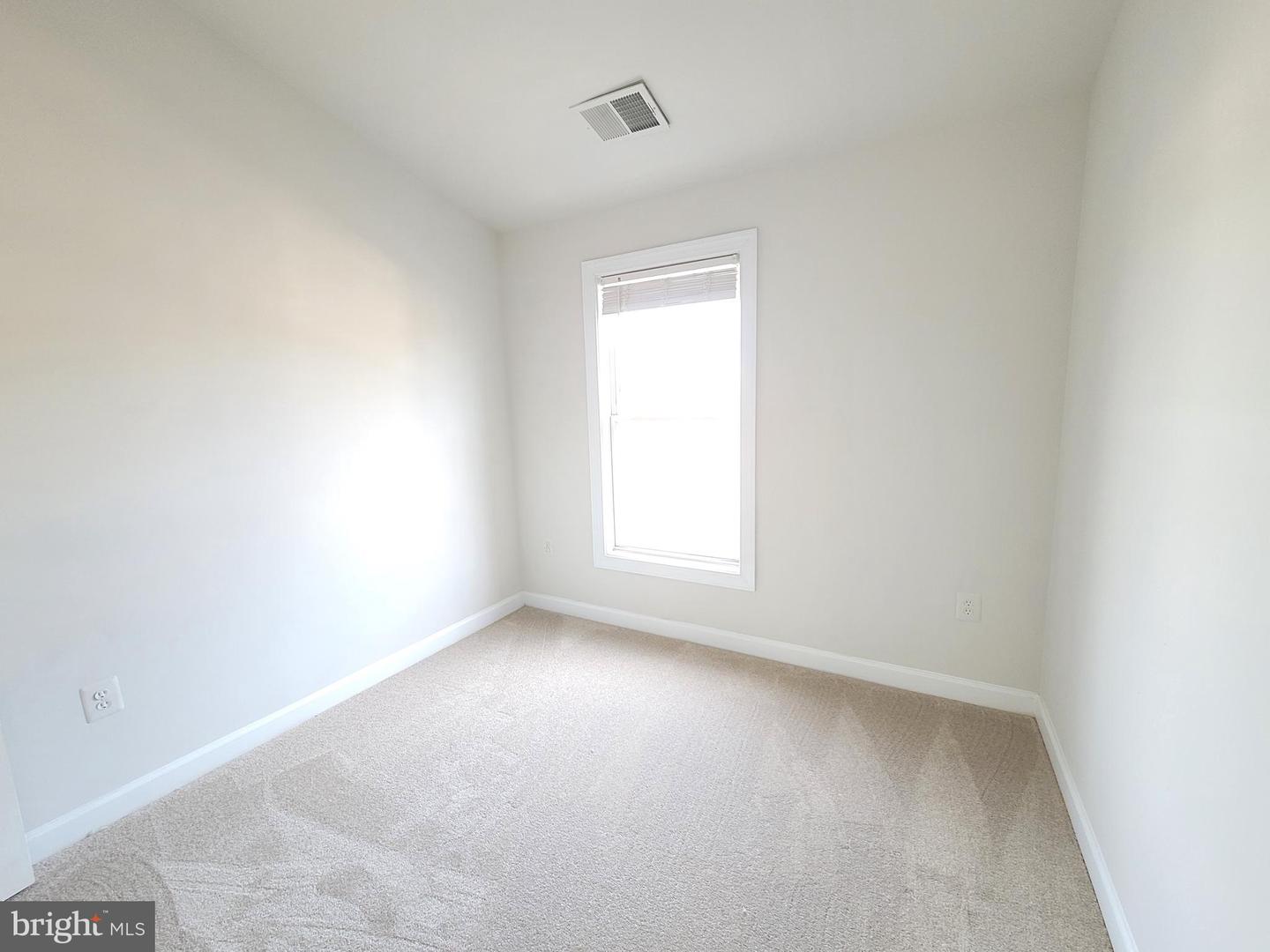 13660 LAVENDER MIST LN, CENTREVILLE, Virginia 20120, 3 Bedrooms Bedrooms, ,2 BathroomsBathrooms,Residential,For sale,13660 LAVENDER MIST LN,VAFX2285876 MLS # VAFX2285876