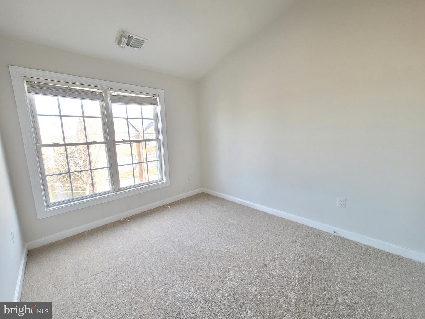 13660 LAVENDER MIST LN, CENTREVILLE, Virginia 20120, 3 Bedrooms Bedrooms, ,2 BathroomsBathrooms,Residential,For sale,13660 LAVENDER MIST LN,VAFX2285876 MLS # VAFX2285876