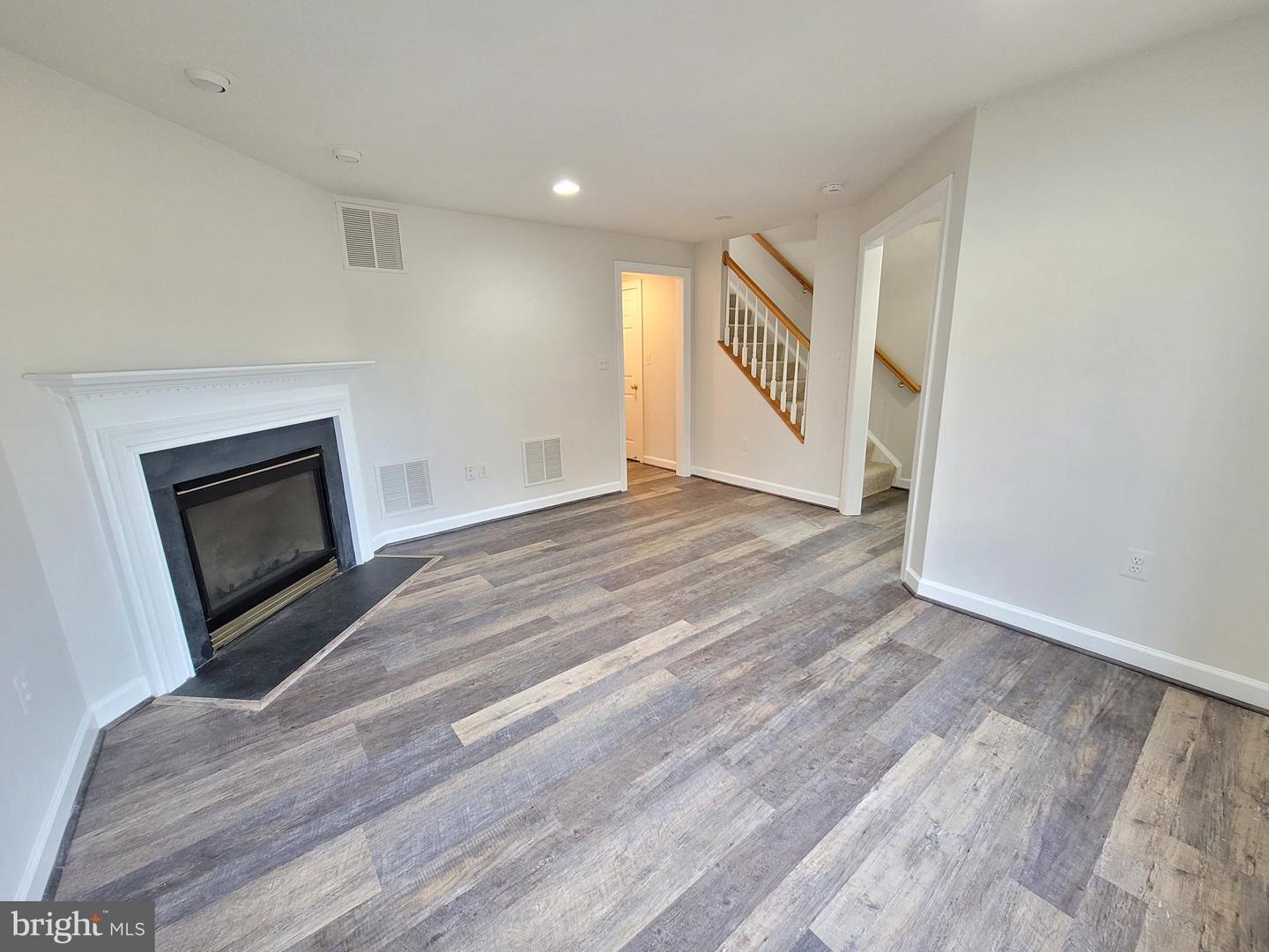 13660 LAVENDER MIST LN, CENTREVILLE, Virginia 20120, 3 Bedrooms Bedrooms, ,2 BathroomsBathrooms,Residential,For sale,13660 LAVENDER MIST LN,VAFX2285876 MLS # VAFX2285876