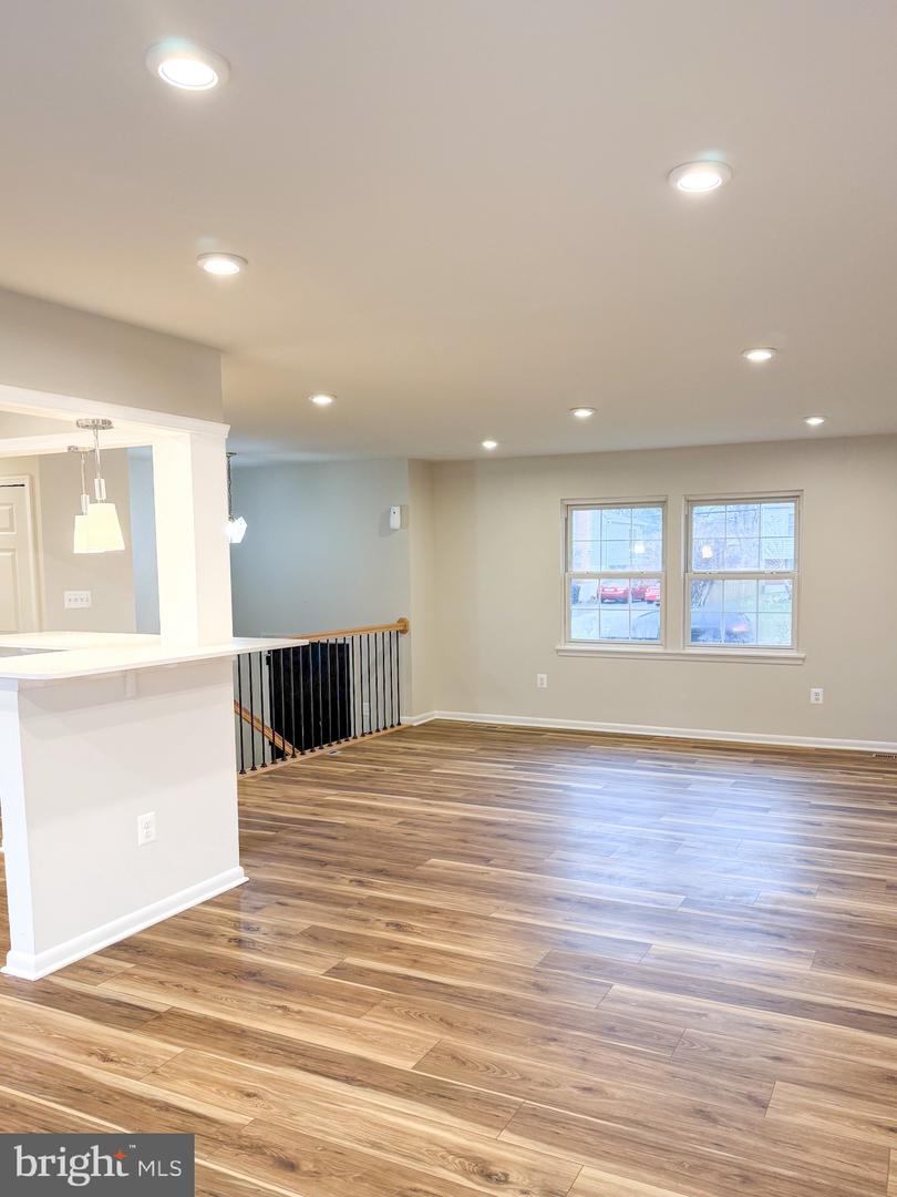 9212 LANDGREEN ST, MANASSAS, Virginia 20110, 4 Bedrooms Bedrooms, 6 Rooms Rooms,2 BathroomsBathrooms,Residential,For sale,9212 LANDGREEN ST,VAMN2009950 MLS # VAMN2009950