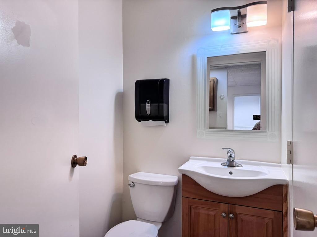 3935 UNIVERSITY DR, FAIRFAX, Virginia 22030, ,Land,For sale,3935 UNIVERSITY DR,VAFC2007666 MLS # VAFC2007666