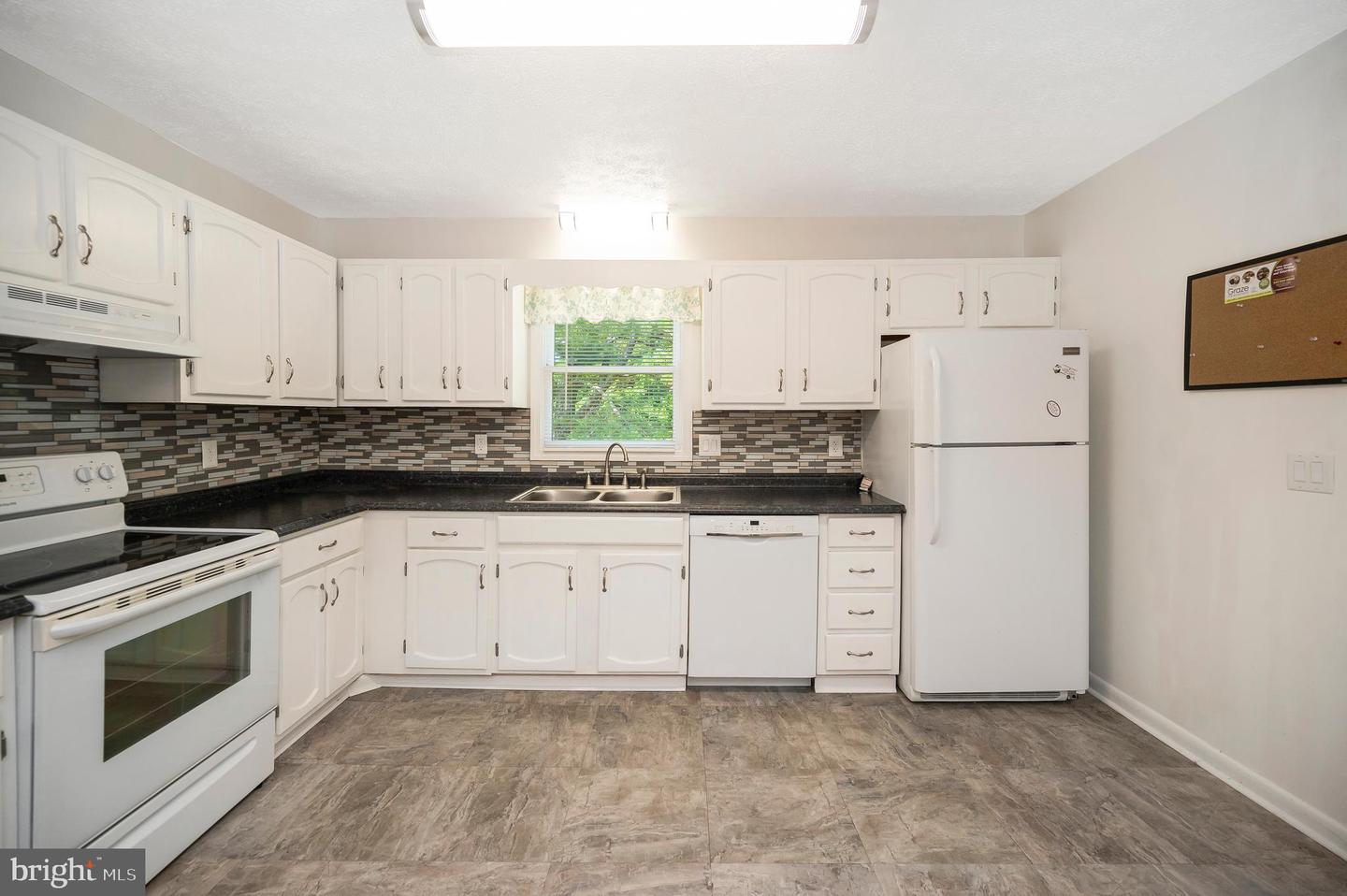 1406 LAKEVIEW PKWY, LOCUST GROVE, Virginia 22508, 3 Bedrooms Bedrooms, ,3 BathroomsBathrooms,Residential,For sale,1406 LAKEVIEW PKWY,VAOR2010030 MLS # VAOR2010030