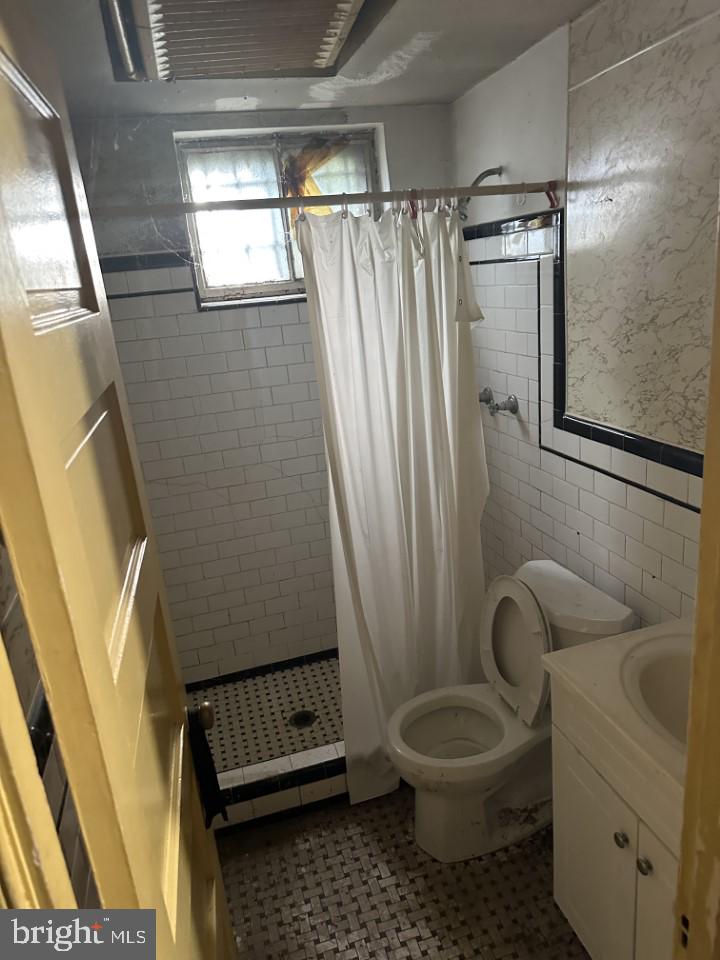 1420 18TH PL SE, WASHINGTON, District Of Columbia 20020, 3 Bedrooms Bedrooms, ,1 BathroomBathrooms,Residential,For sale,1420 18TH PL SE,DCDC2222146 MLS # DCDC2222146