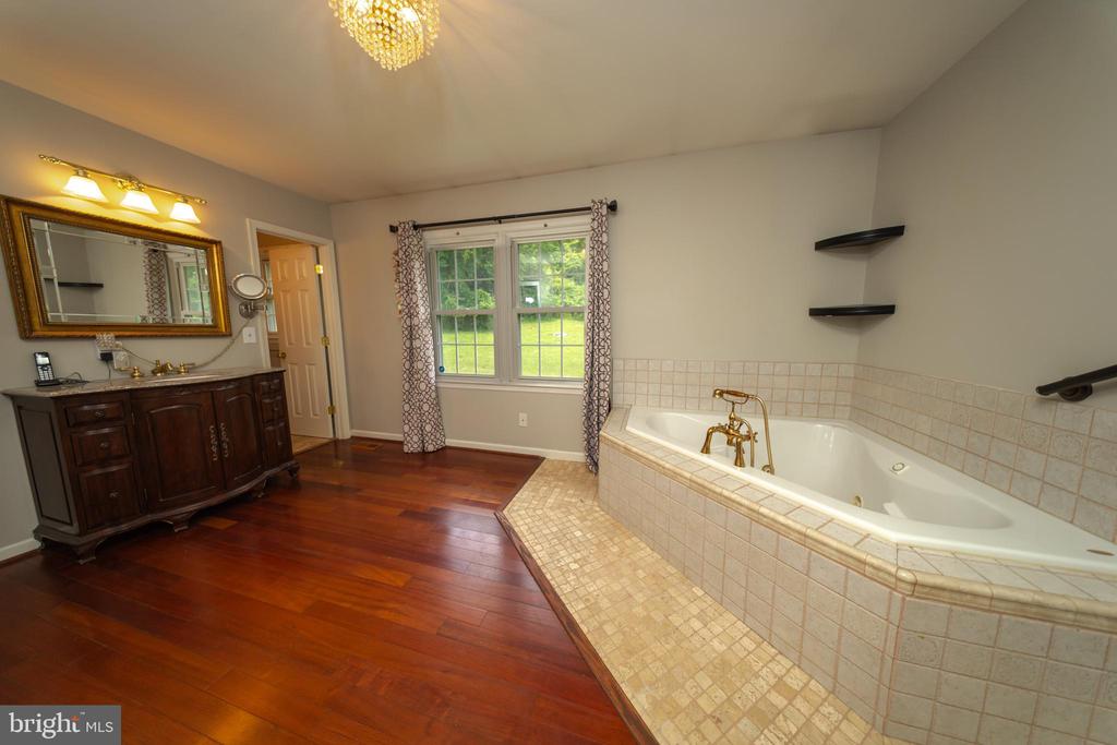 4179 FIERY RUN RD, LINDEN, Virginia, 5 Bedrooms Bedrooms, ,2 BathroomsBathrooms,Residential,4179 FIERY RUN RD,VAFQ2020140 MLS # VAFQ2020140