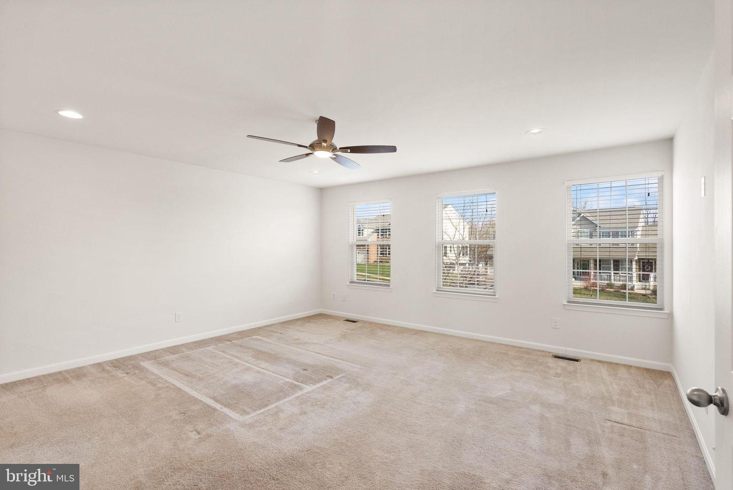 FREDERICKSBURG, Virginia 22405, 6 Bedrooms Bedrooms, 19 Rooms Rooms,4 BathroomsBathrooms,Residential,For sale,VAST2042766 MLS # VAST2042766