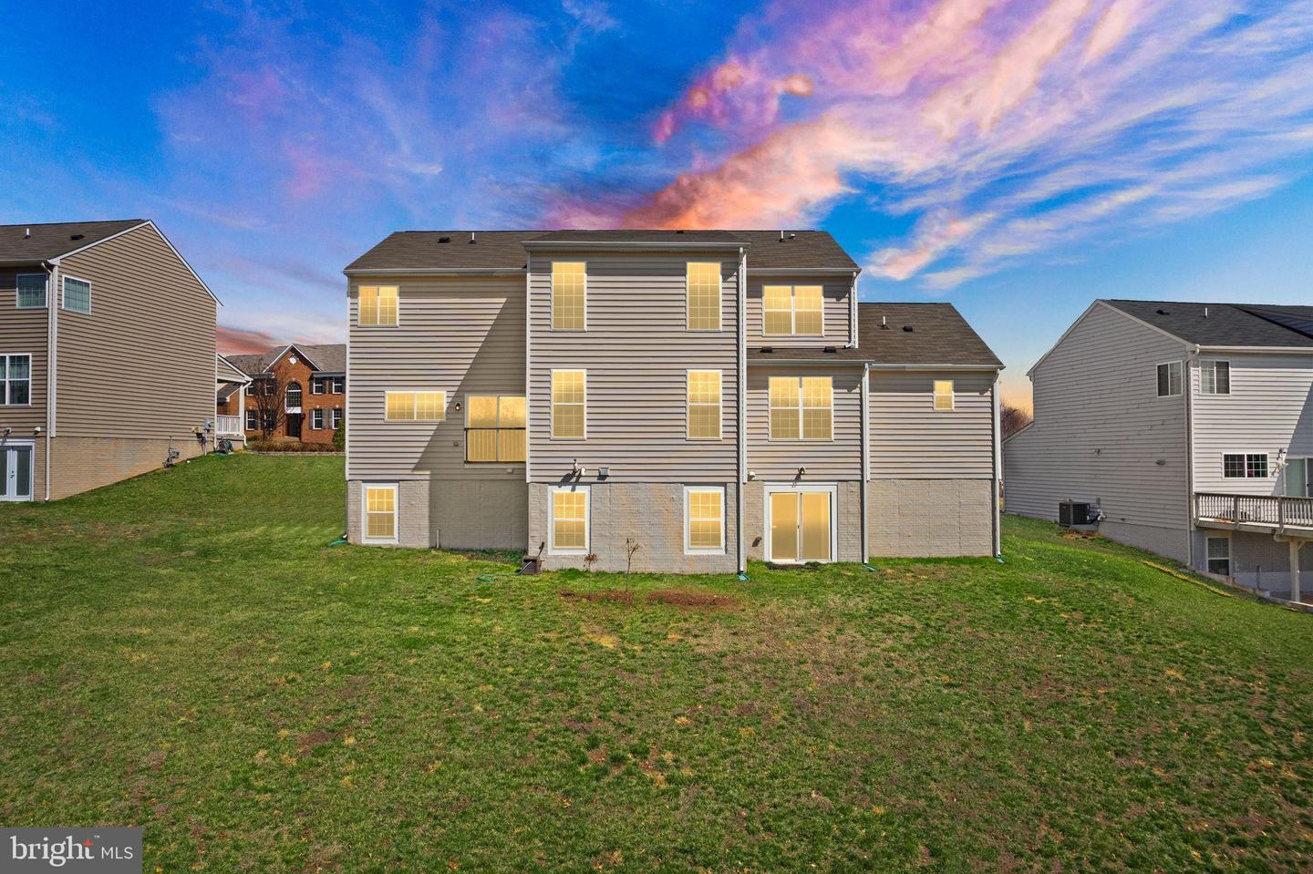 FREDERICKSBURG, Virginia 22405, 6 Bedrooms Bedrooms, 19 Rooms Rooms,4 BathroomsBathrooms,Residential,For sale,VAST2042766 MLS # VAST2042766